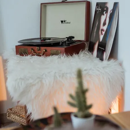 Little Apartment *